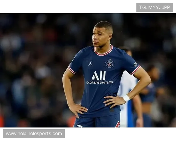 足球明星体重激增引关注 网友热议是否影响职业生涯表现