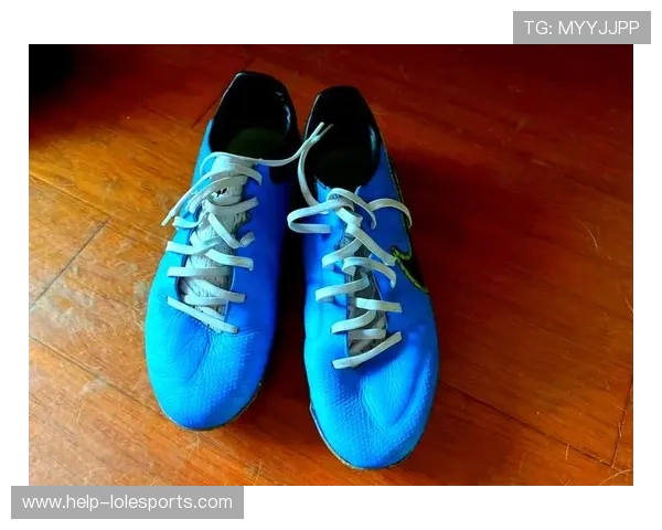 足球球星如何选择比赛鞋款与其性能特点分析